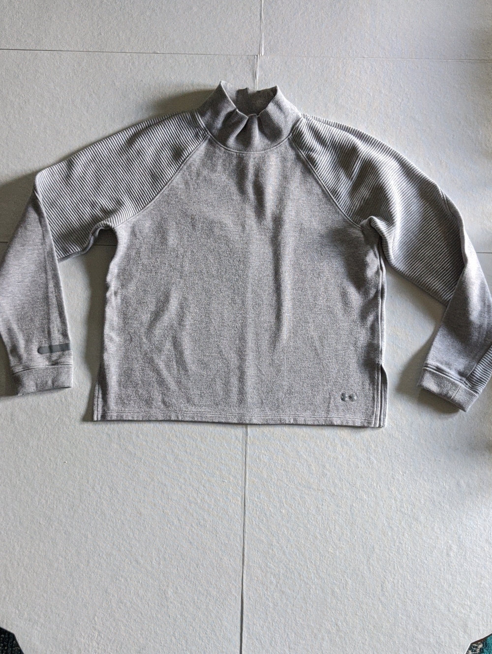 Under Armour Women's Light Gray Turtleneck Sweater - Sz S